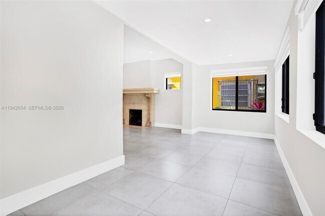 Building Photo - 1744 SW 22nd Terrace