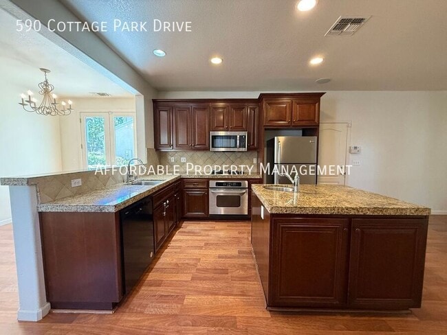 Building Photo - 590 Cottage Park Dr