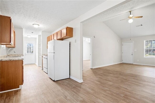 Building Photo - 9211 Fairway Ct