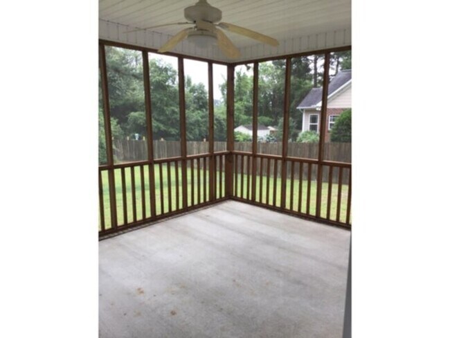 Building Photo - 6142 Tudor Pl