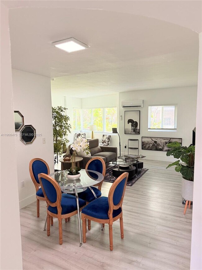 Building Photo - 6941 Bay Dr