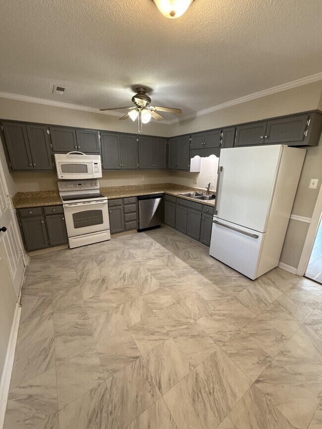 Building Photo - COMING SOON!!! April 10th !!!