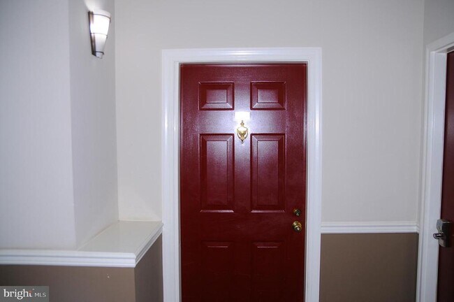 Building Photo - 4142 Fountainside Ln