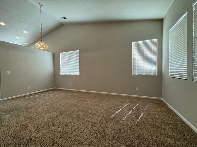 Building Photo - Spacious 4 Bed / 2 Bath Home in North Reno – $2,400/mo