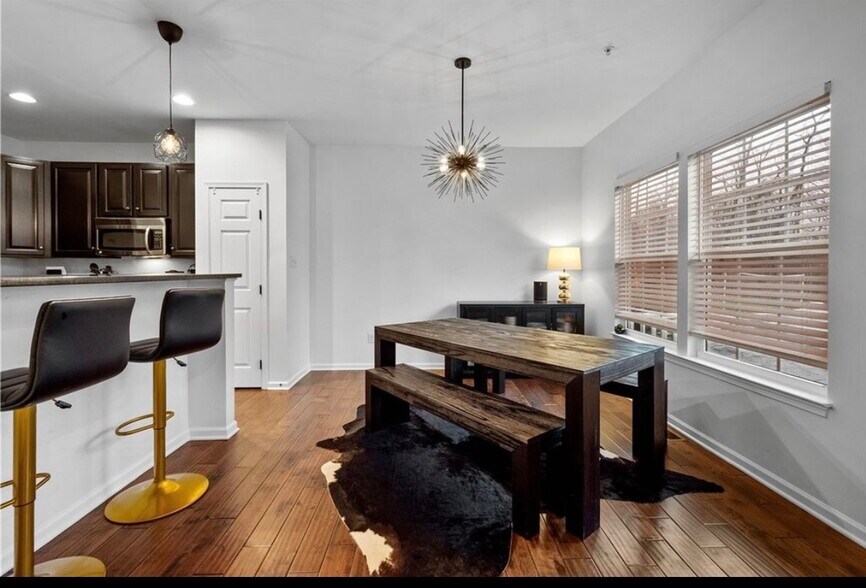 Building Photo - 294 Maple Ridge Dr