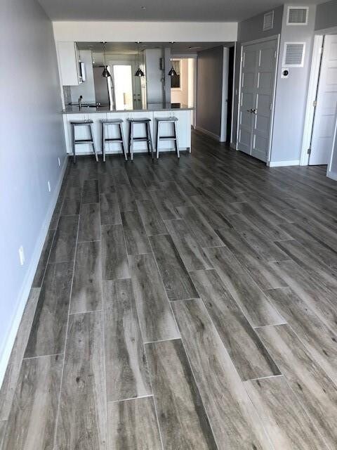 Building Photo - 1609 N Riverside Dr