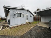 Building Photo - Huda-duplex