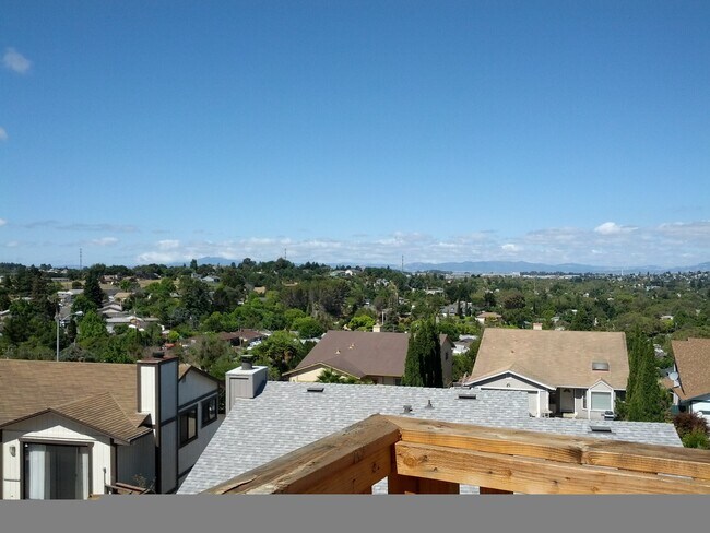 Building Photo - 236 Toledo Ct