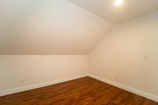 Building Photo - 11 Aviles St