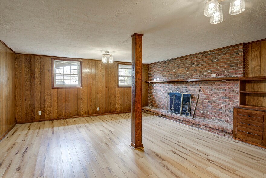 Building Photo - 145 Keystone Dr