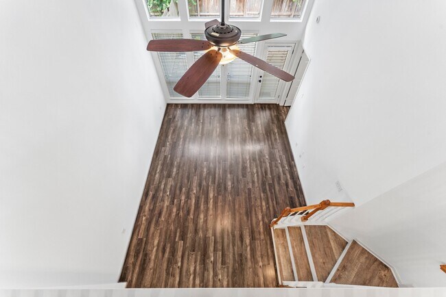 Building Photo - 31 W Greenhill Terrace Pl