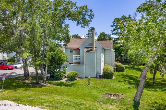 Building Photo - 2300 Twelve Oaks Dr