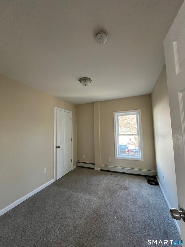 Building Photo - 412 S Main St