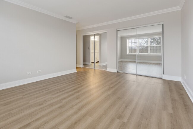 Building Photo - 3245 Gresham Ln E