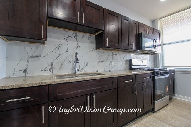 Building Photo - 5409 S Indiana Ave