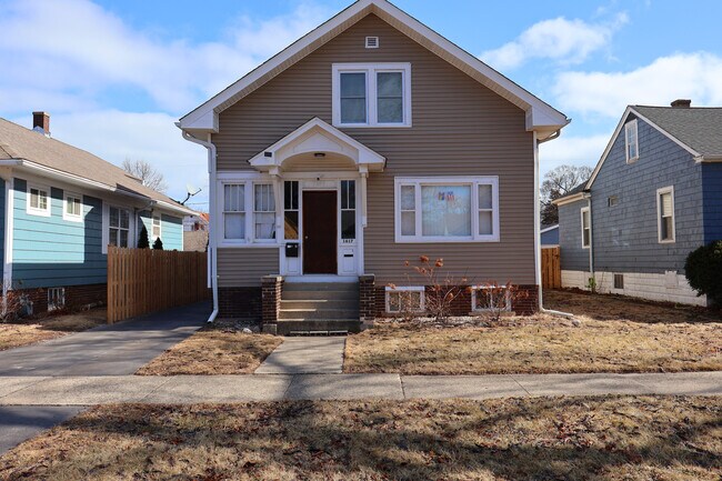 Building Photo - 1617 Jackson St