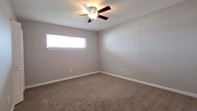 Building Photo - One Month Free! Classic 1 Bedroom Apartment in Historic Downtown College Park!