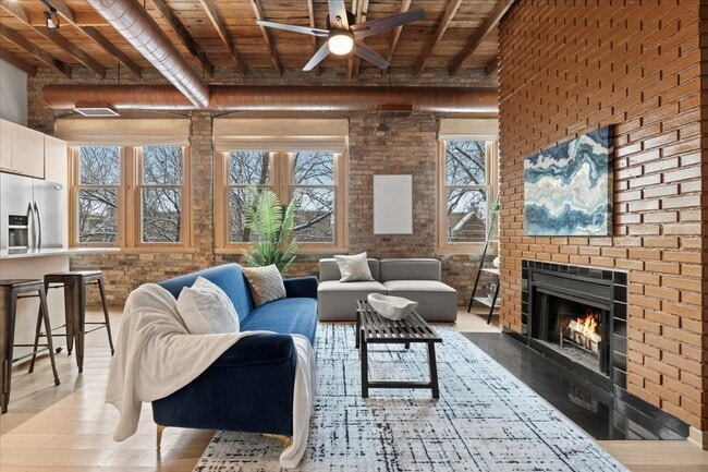 Building Photo - 2510 N Wayne Ave