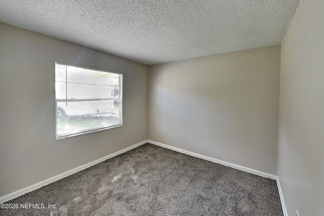 Building Photo - 4888 Strato Rd W