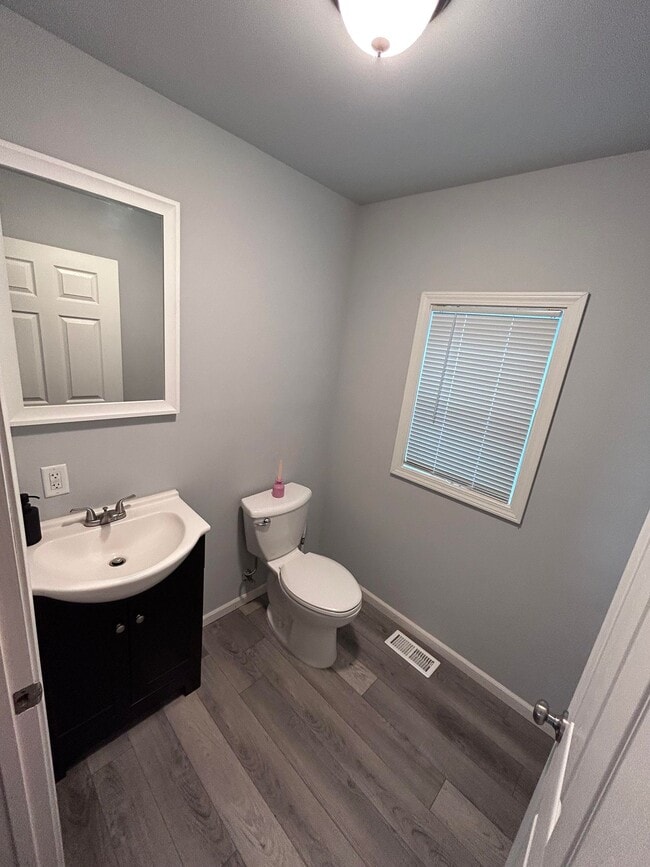 Building Photo - 2757 Dekalb St