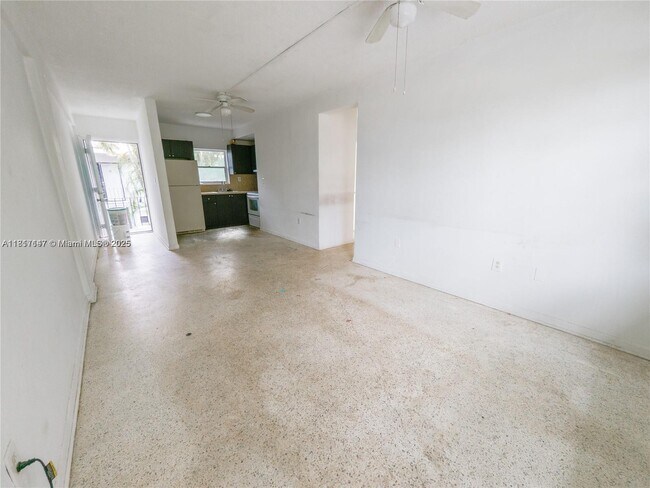 Building Photo - 2000 NW 29th St