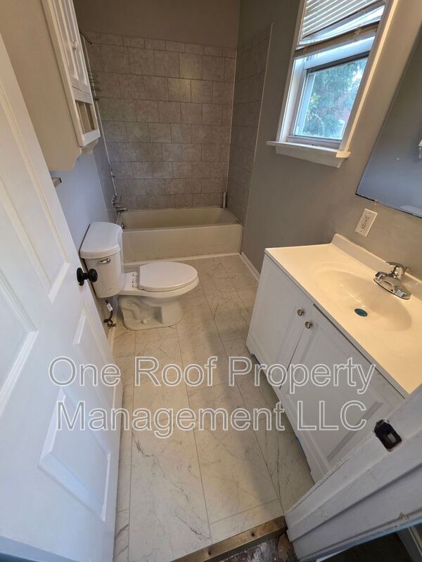 Building Photo - 3006 Brooklyn Ave