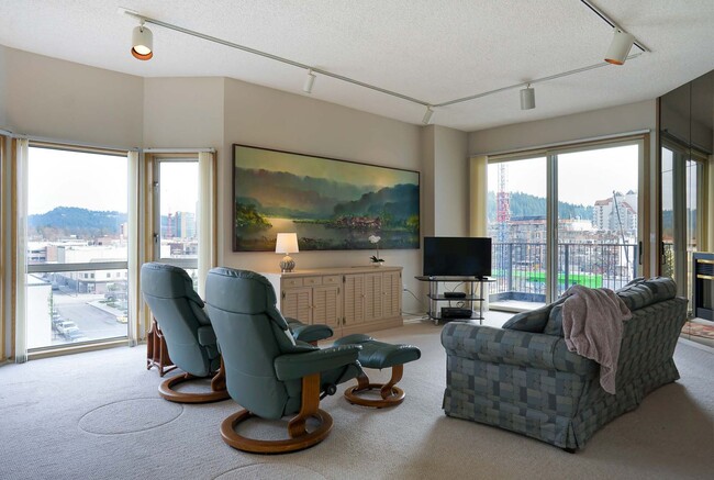 Primary Photo - CDA NORTH CONDO - JUST LISTED ONE BEDROOM CONDO!