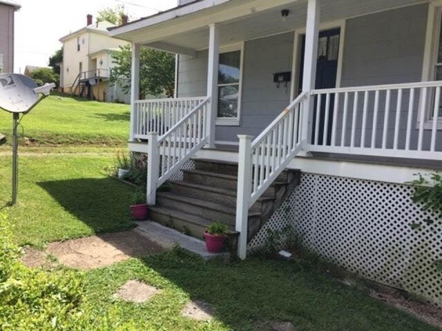 Primary Photo - 3 BR 2 Bath House