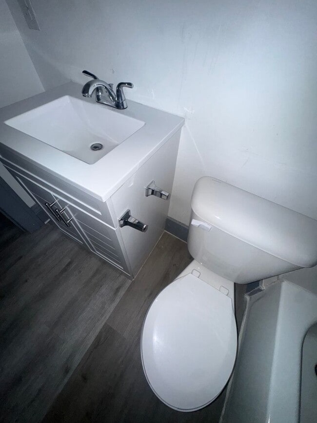 Building Photo - 12713 Craven Ave