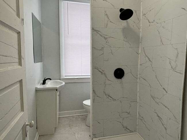 Building Photo - 330 N Arsenal Ave