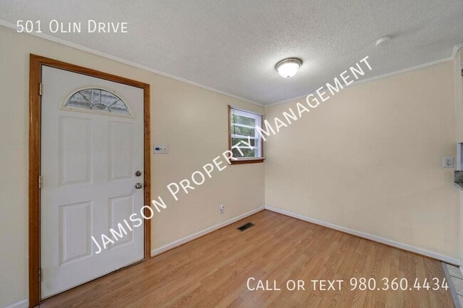 Building Photo - 501 Olin Dr