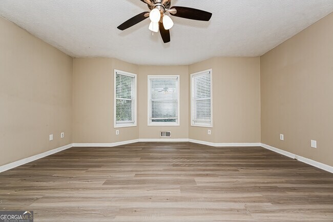 Building Photo - 234 Benton Fields