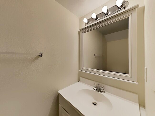 Building Photo - 154 Lori Anne Ln