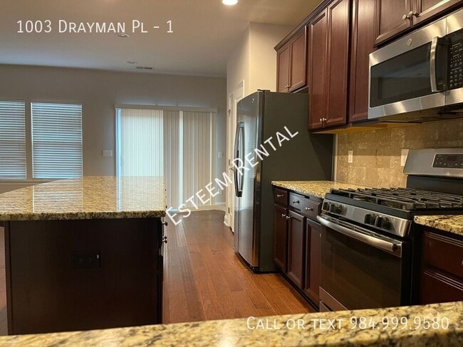 Building Photo - 1003 Drayman Pl