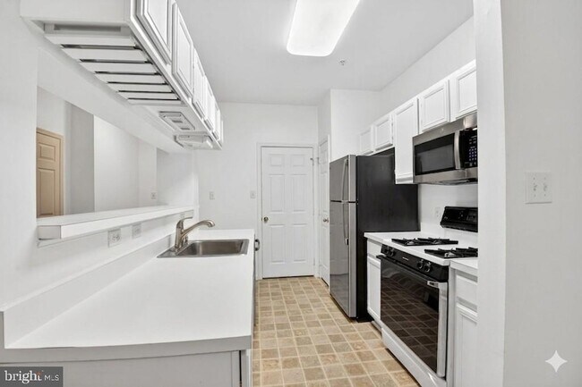 Building Photo - 46588 Drysdale Terrace