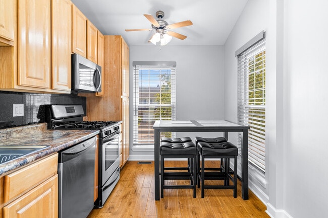 Building Photo - 2736 S Embers Ln