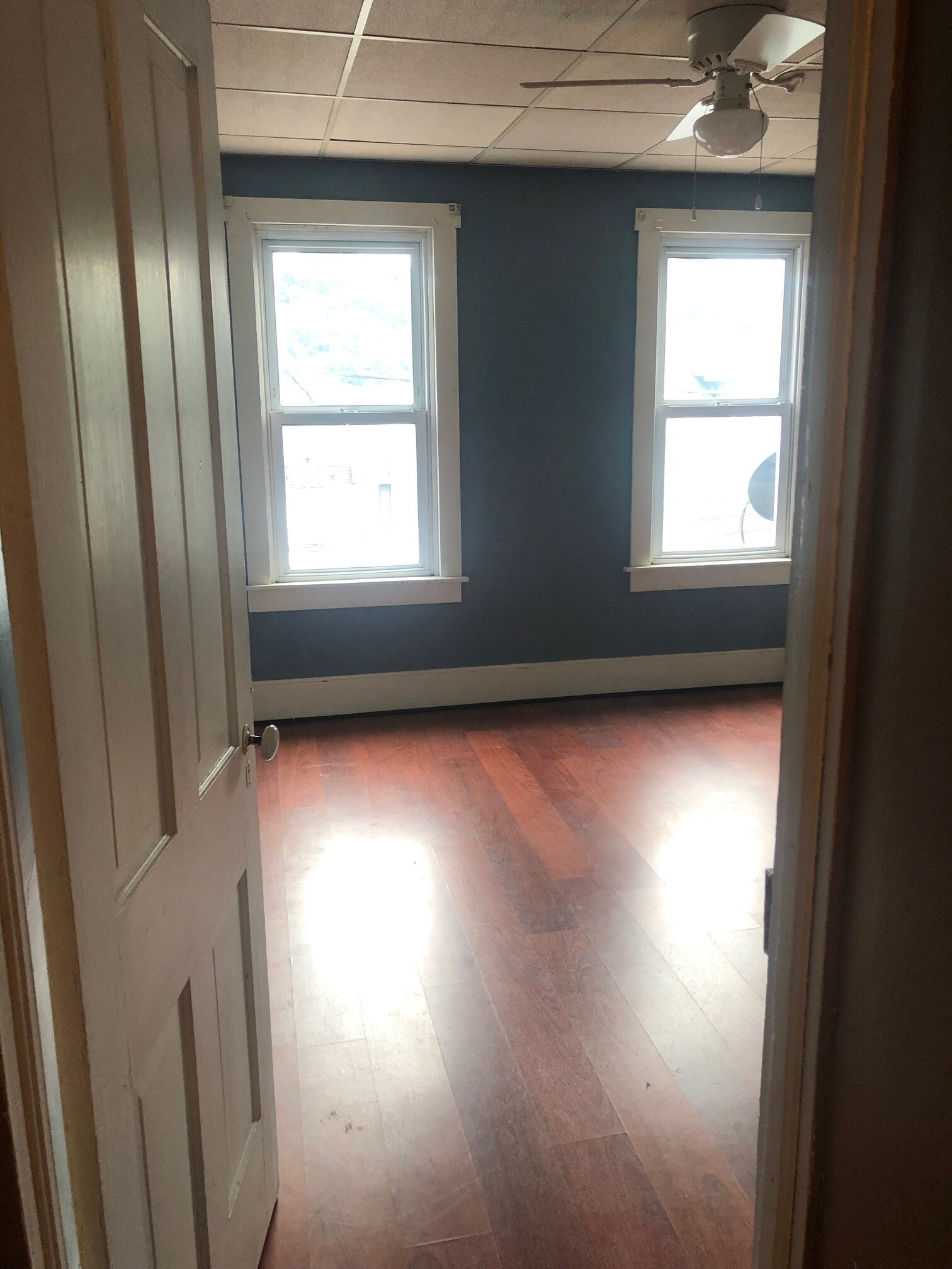 Master Bedroom - Cherry Laminate Flooring - 1221 W Walnut St
