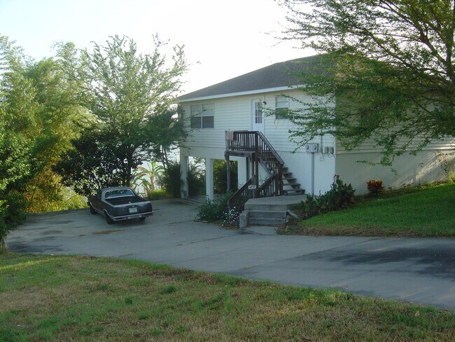 Building Photo - 227 Lake Rachard Blvd