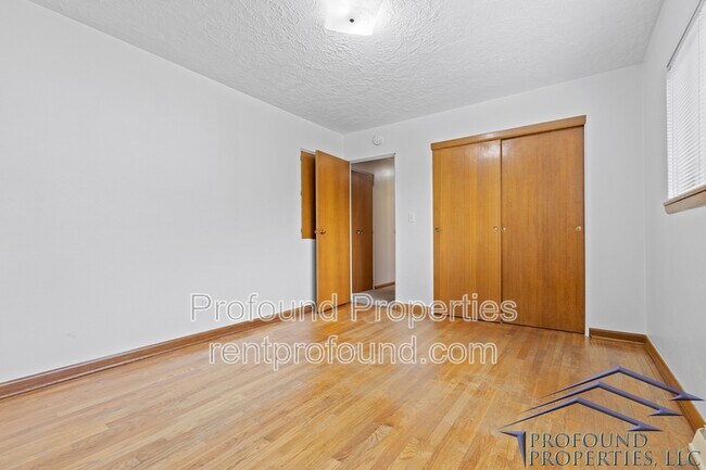 Building Photo - 4315 NE Thompson St