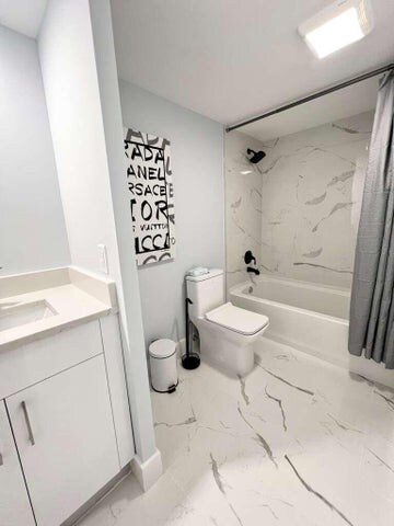 Building Photo - 118 1st Terrace