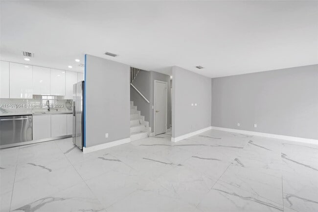 Building Photo - 20904 Leeward Ct