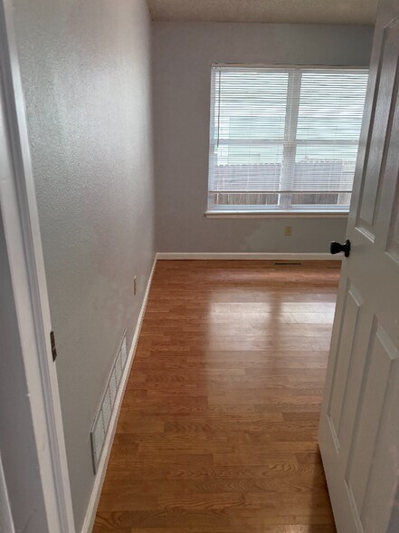 Building Photo - 3513 W 102nd Pl