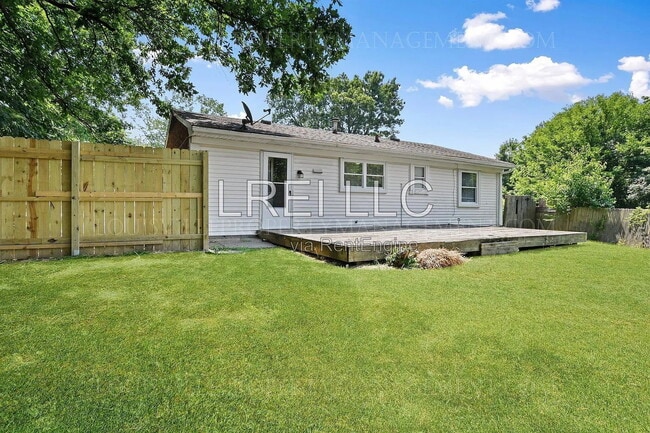 Building Photo - 8300 Candleglow Ln