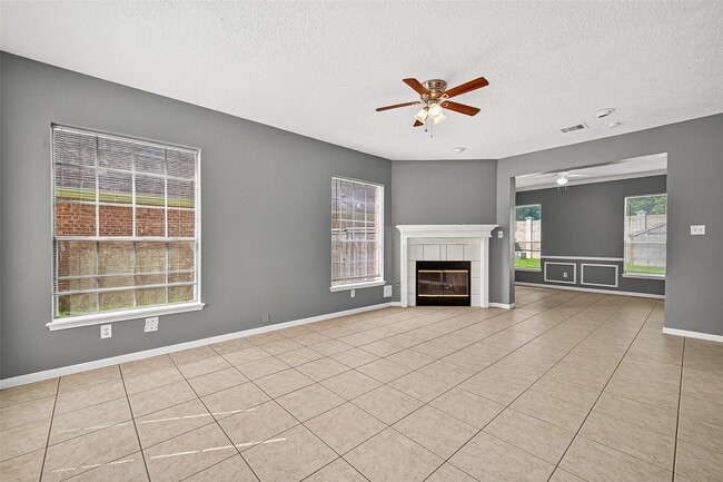 Building Photo - 4806 Sunshine Dr