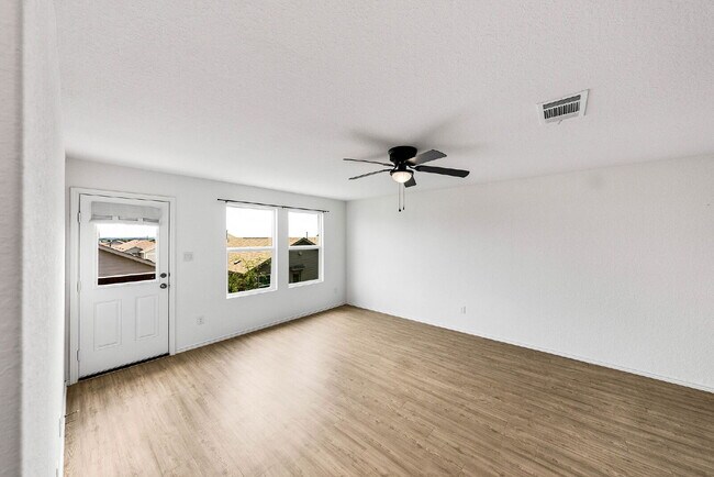 Building Photo - Up to 1 Month of FREE RENT!!!