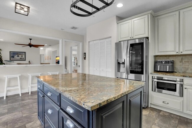 Building Photo - 471 Oriole Point