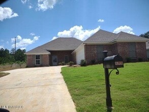 Building Photo - 599 Westfield Dr