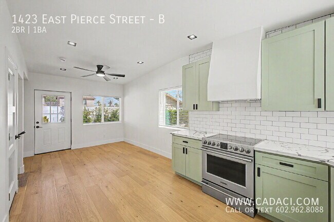 Building Photo - 1423 E Pierce St