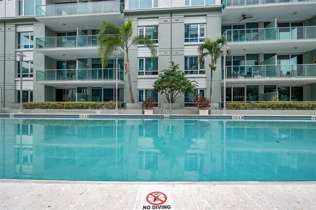 Building Photo - 912 Channelside Dr