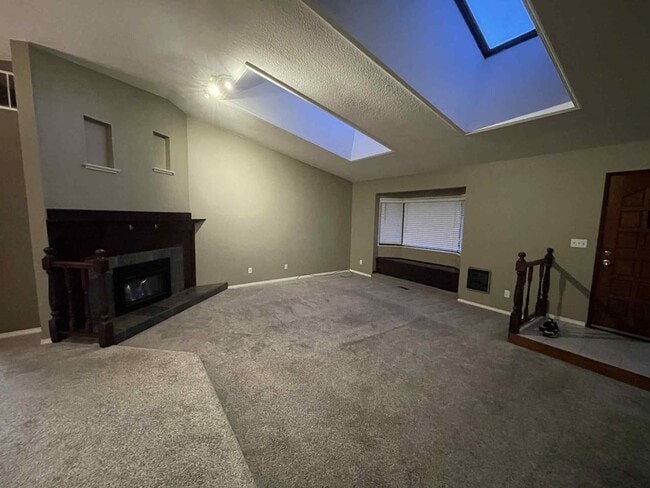 Primary Photo - 10536 SW 43rd Ave